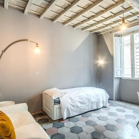 Stylish And Spacious Apartment Next To The Colosseum Rome Luaran gambar